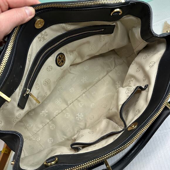 Tory Burch Robinson Double Zip Tote Bag in Black Leather - Picture 14 of 16